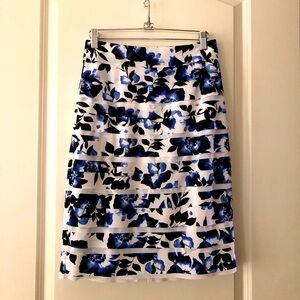 White House Black Market blue/white floral skirt, size 2